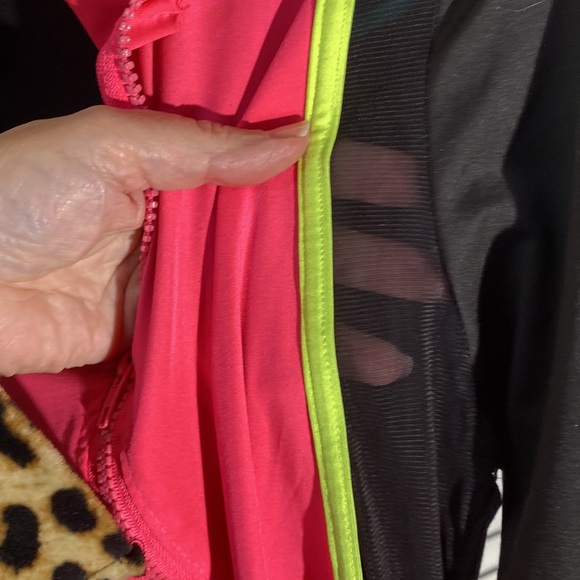 True Rock short pink romper with black and neon yellow - Picture 4 of 8